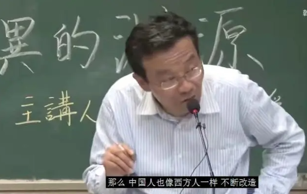 复旦教授上课吸烟不断，却备受学生追捧，宁可吸二手烟也要听课