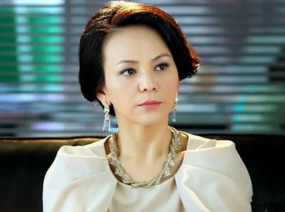 9位“妈妈专业户”：天生一张养尊处优脸，自带贵气，演不了穷人