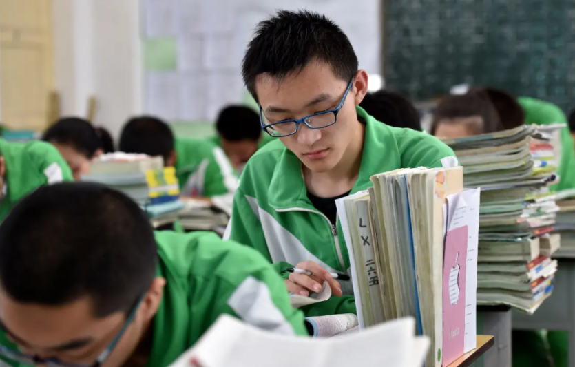 211高校金字塔排名已更新，人民大学跻身第1档，西北农林无缘前3