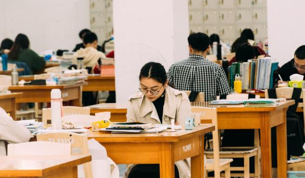 大学生向往的城市排名，北京未进前三，前十名大多为南方城市