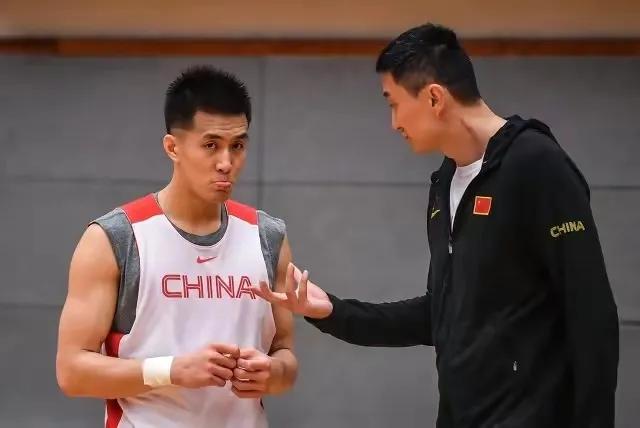 为什么中国后卫进不了nba(中国男篮后卫发展误区，错把美式后卫当未来，郭艾伦真不该做威少)