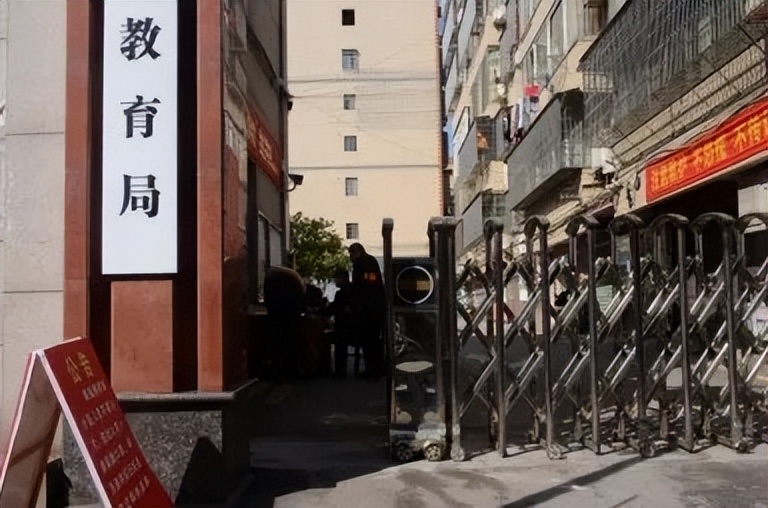 18年孙女高考成绩47分,爷爷请求复查考卷,原因竟是为减轻家庭负担