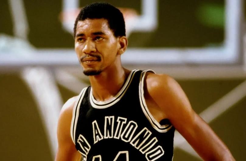 最強nba哪些特效好（技術的代名詞！美媒評選NBA球星十大招牌動作：一招吃遍天下）