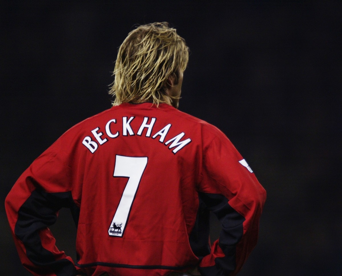 贝克汉姆效力曼联期间为球队获得6次英超冠军,2次足总杯冠军,4次慈善