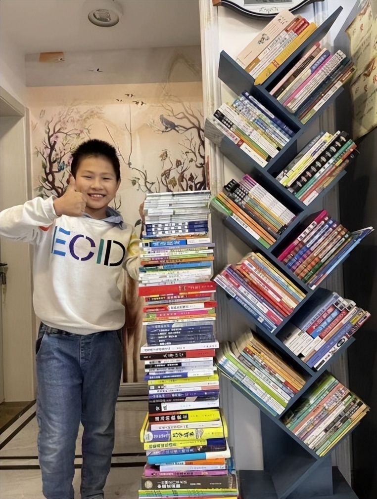 世界读书日威海环翠学子与书籍创意合体
