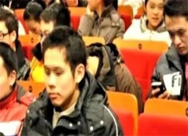 逃亡近3年，换了30种身份，弑母藏尸的北大学霸落网记