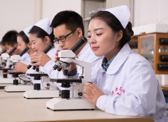 临床、中医和护理专业，作为医学三大领域，过来人告诉你该怎么选