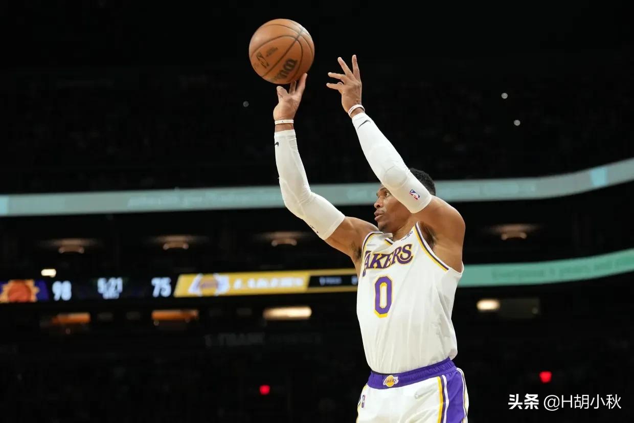 球迷对威少做出了回应nba球员都不应该错过如此糟糕的投篮机会