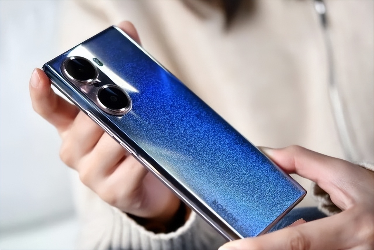 荣耀、小米手机要怎么选？不妨看看这两款