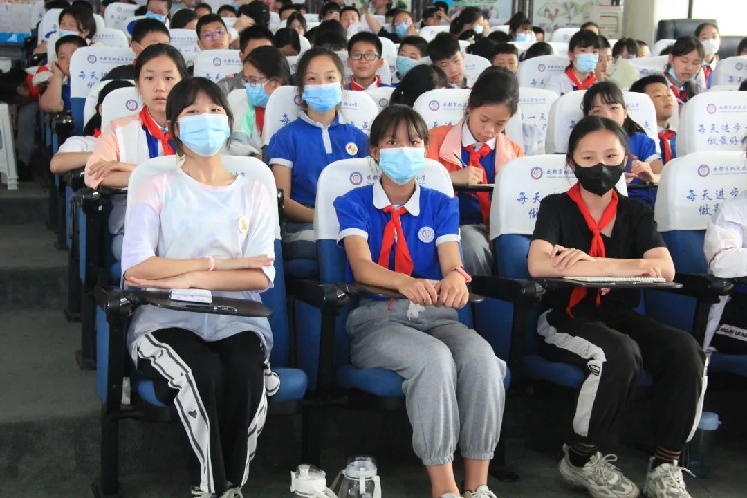 双流区棠湖小学开展“阳光童心，用爱守护”主题系列心理活动