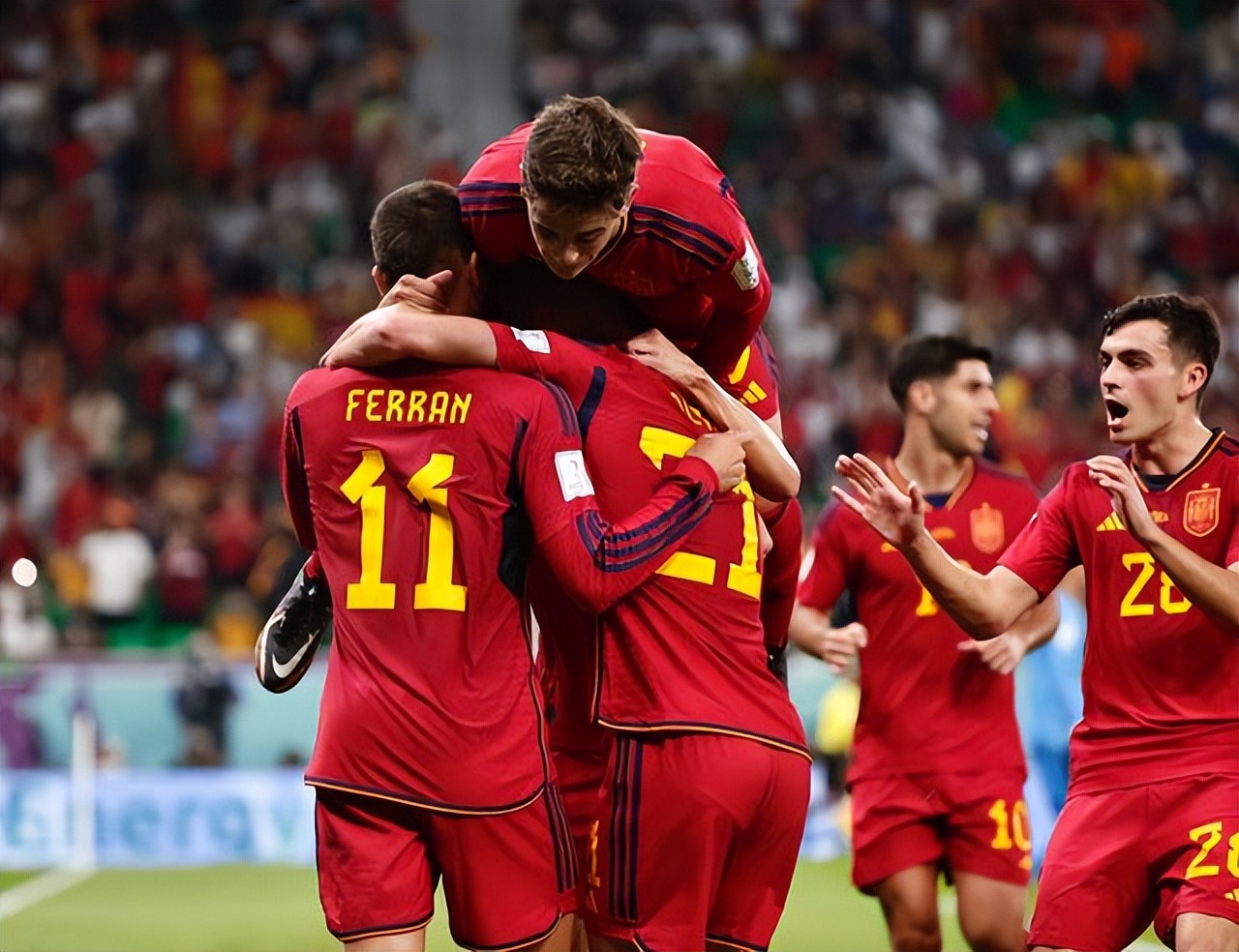 世界杯比賽歷史最大比分（7-0！世界杯超級慘案，FIFA第7狂刷凈勝球，恩里克破24年紀錄）