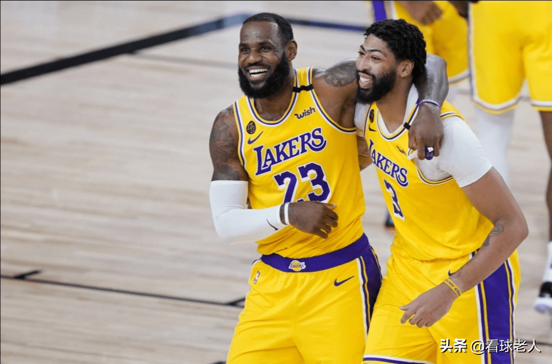 nba最早球星报团(都别争了，数据分析，21世纪三巨头巅峰抱团的鼻祖到底是谁)