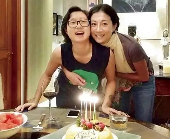 8位过气女明星窘况：卑微求工作，变脸被群嘲，徒留尴尬与心酸