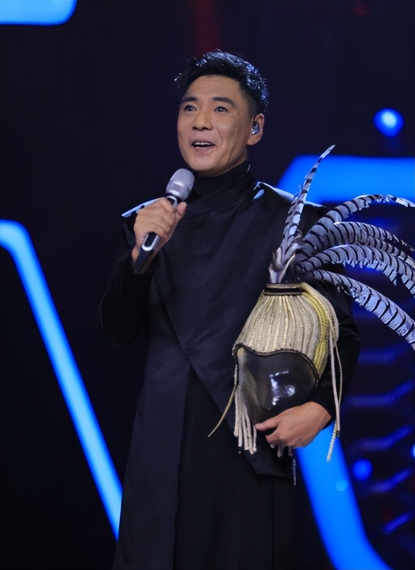 同样是屠洪刚的儿子,亲儿子没钱读书,继子却开豪车住豪宅