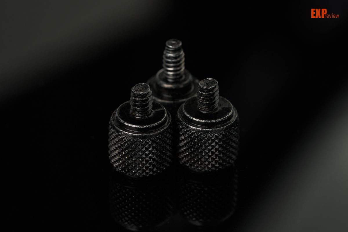 电源的螺丝可以说是20年不变了,你把家里小时候爸爸用的那台电脑搬