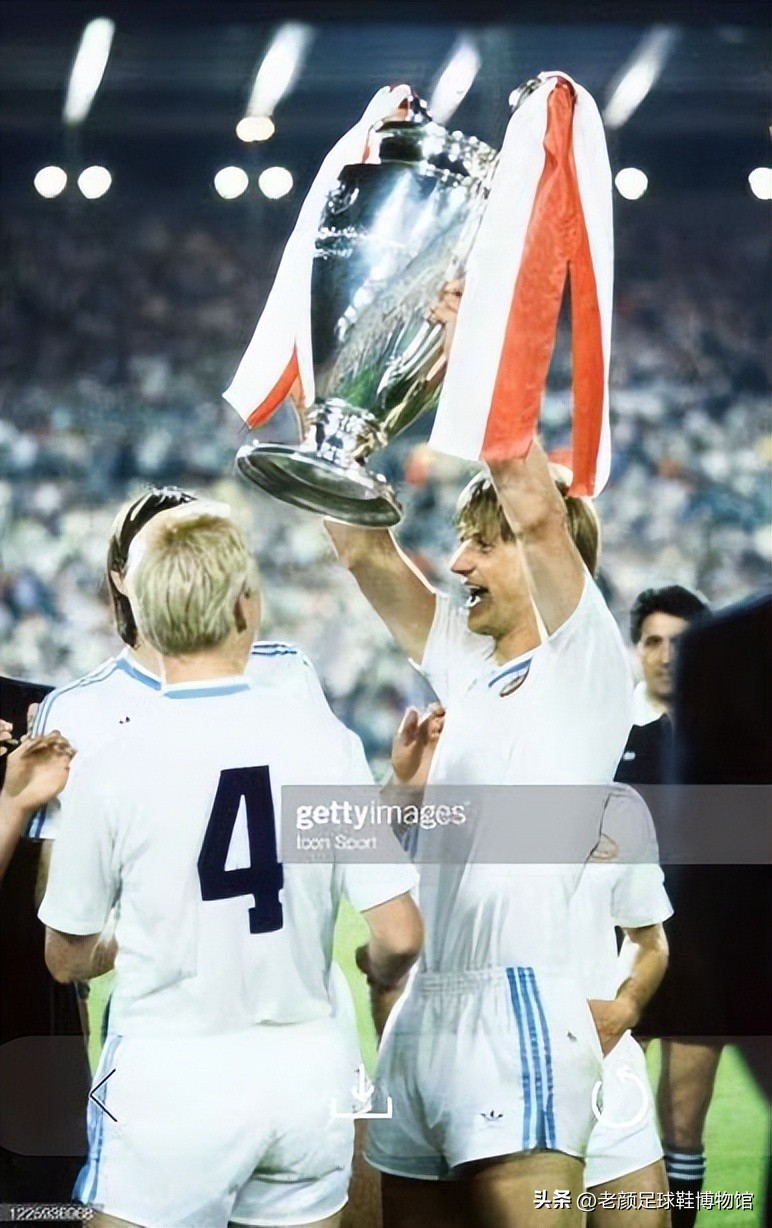 世界杯进球球鞋品牌（法国公鸡赞助过三届世界杯冠军，齐达内坎通纳曾使用球鞋已成传说）