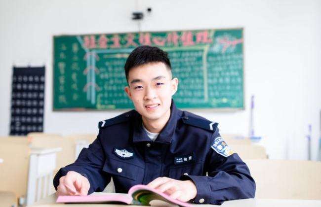 警校招生新政策，政审检查放宽条件，高考生不能错过的好机会