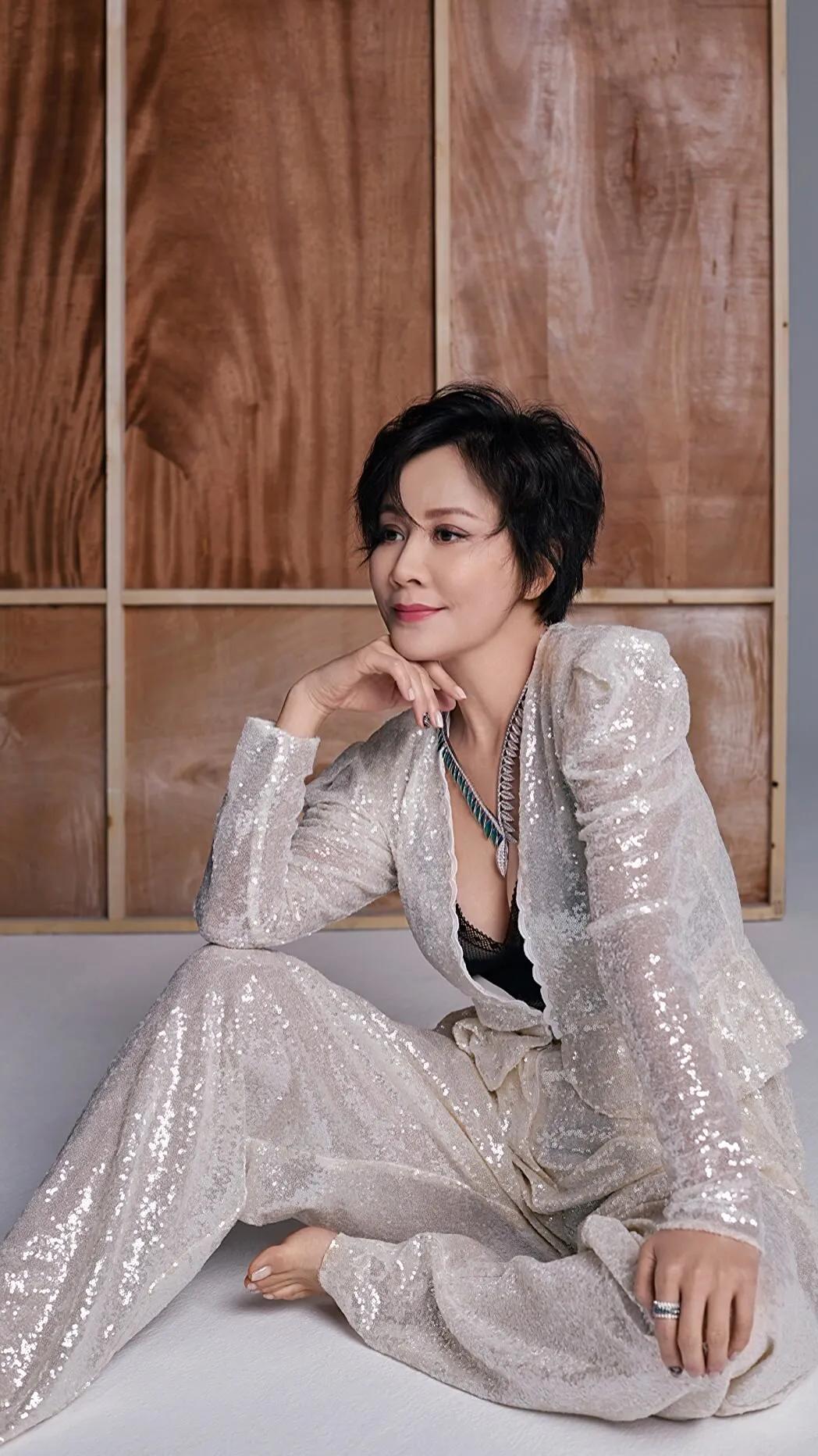 刘嘉玲高清写真10