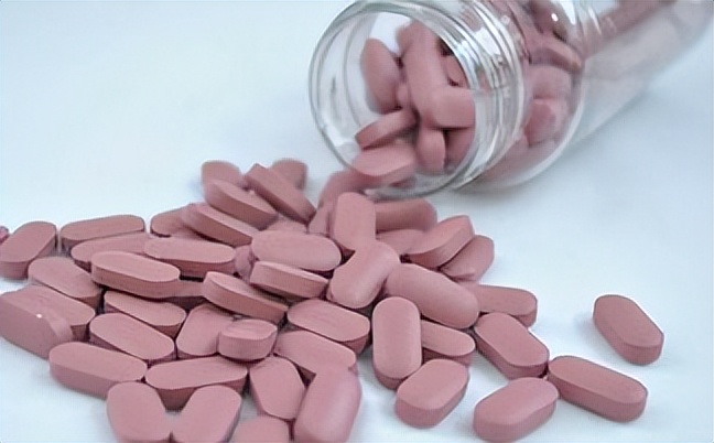 人老了百病缠身？营养师实话实说：补充2种营养素，强体质人长寿