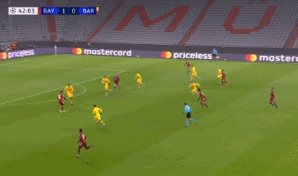 2011巴萨vs拜仁（0-3！巴萨被拜仁吊打+耻辱出局，欧冠21年神迹终结，哈维眼神空洞）