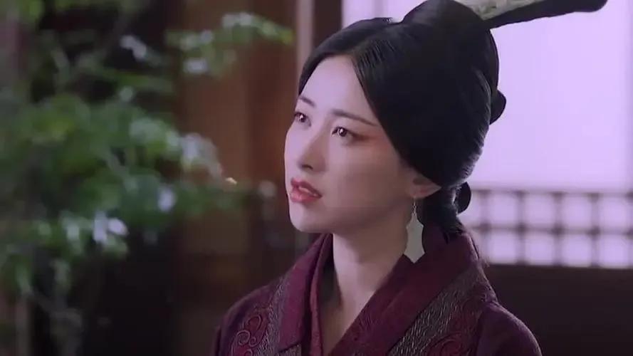 同样饰演“赵姬”，把宁静姚莹莹朱珠放在一起比较，差别就出来了