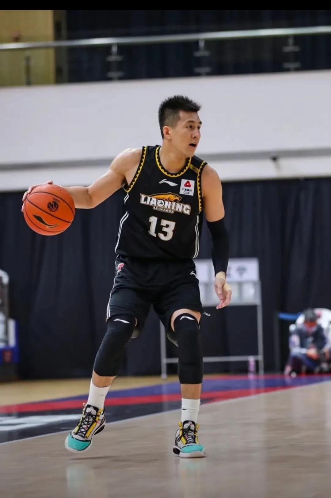 为什么郭艾伦有打nba的水平(林书豪表示郭艾伦可以NBA，可是郭艾伦真的有打NBA的实力吗？)