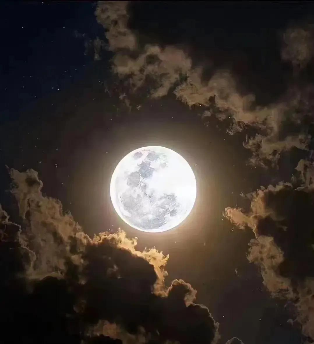 欣赏昨晚全国各地的超级月亮