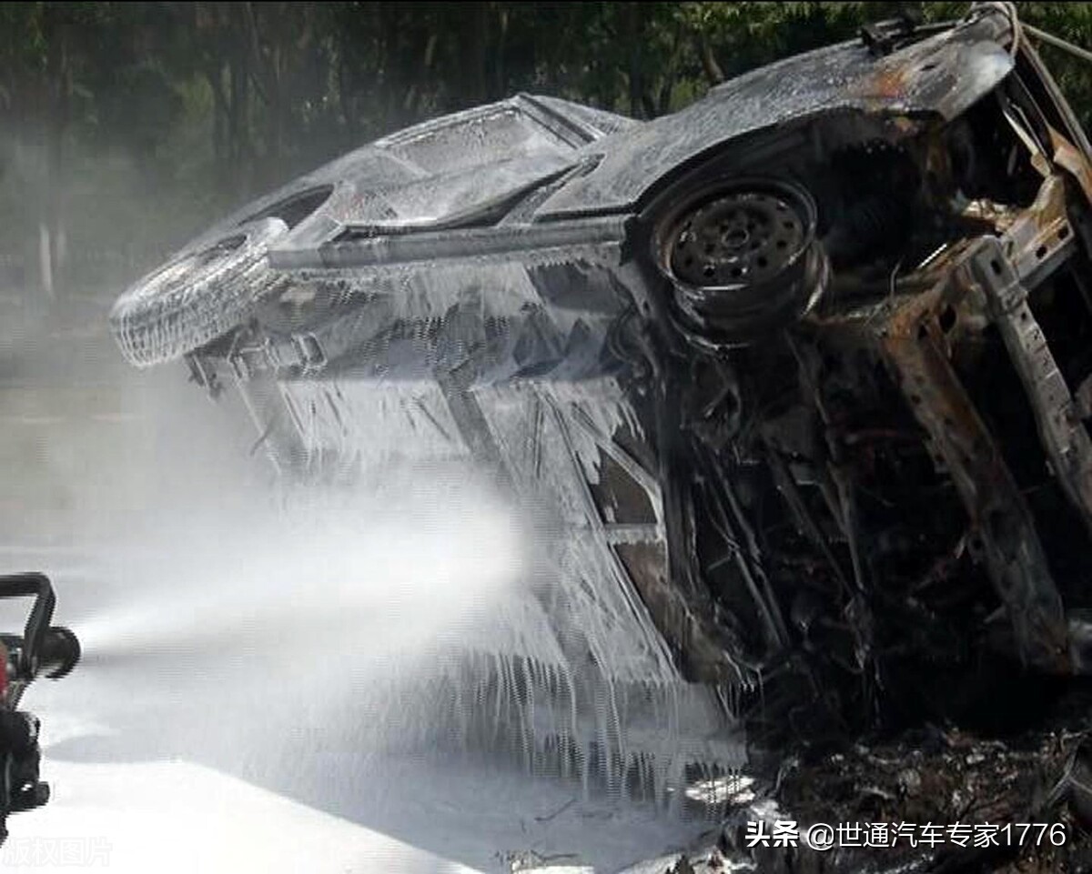 新能源汽车，是选择磷酸铁锂还是三元锂动力电池的好呢？