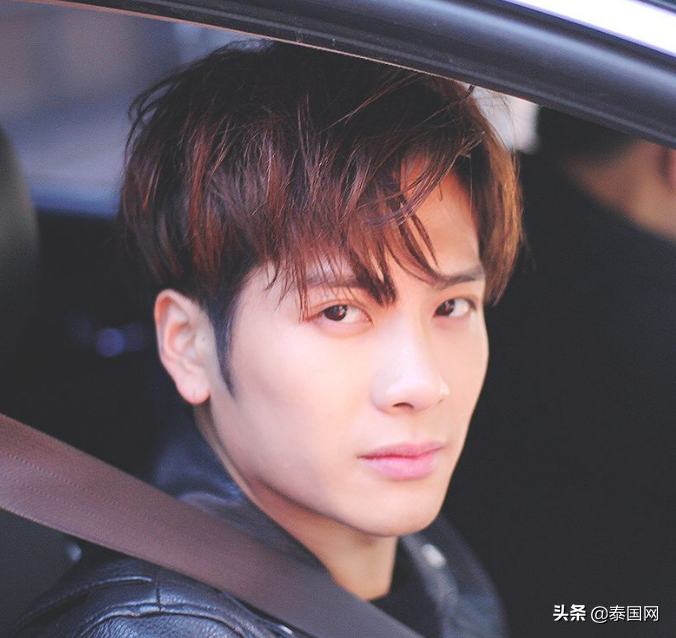 王嘉尔实火！去泰国表演一趟还带动了当地餐饮发展