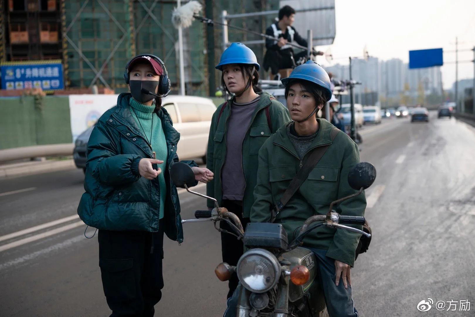 王俊凯颠覆形象饰演孟超，伤口清晰可见，这些路透图你看过几张