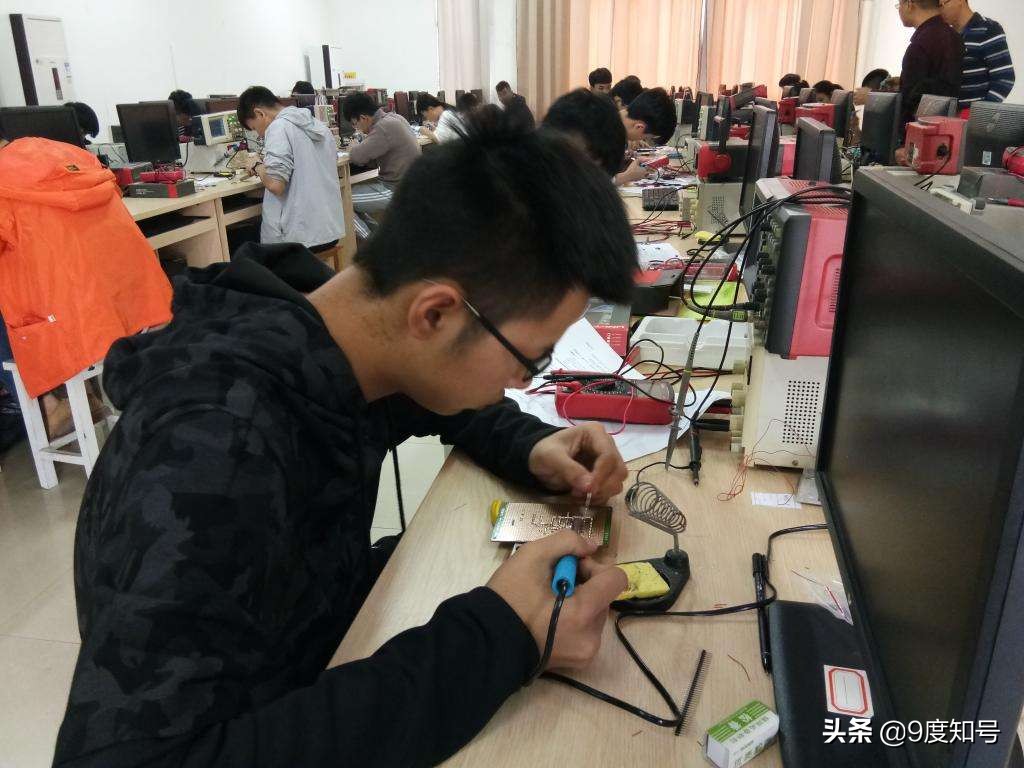 高职高专怎么报名？普高、中职应届毕业生和5类社会人员可以报名