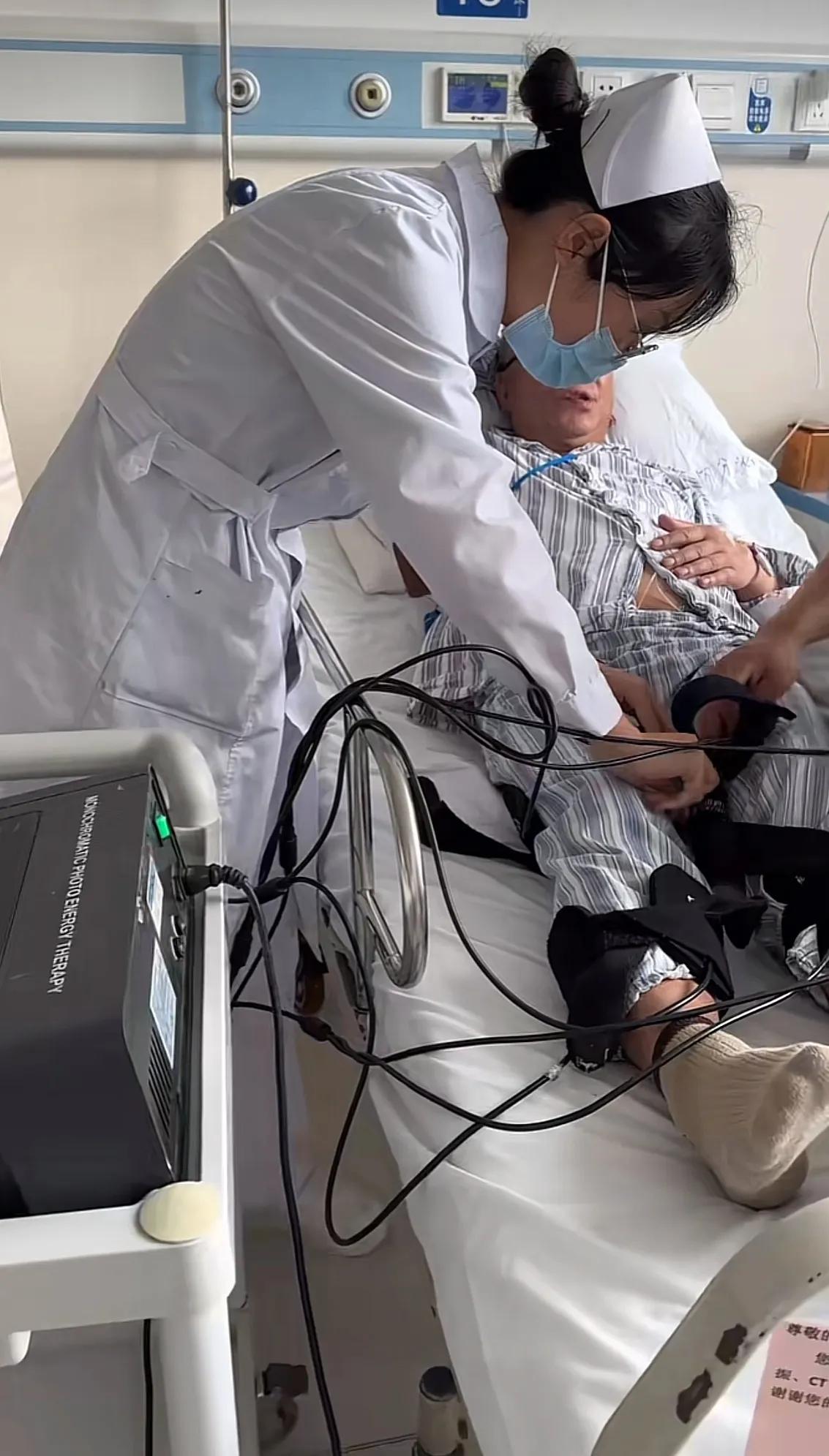 心酸!乔任梁父亲突然住院,脸色憔悴心跳100多,确诊酮症酸中毒