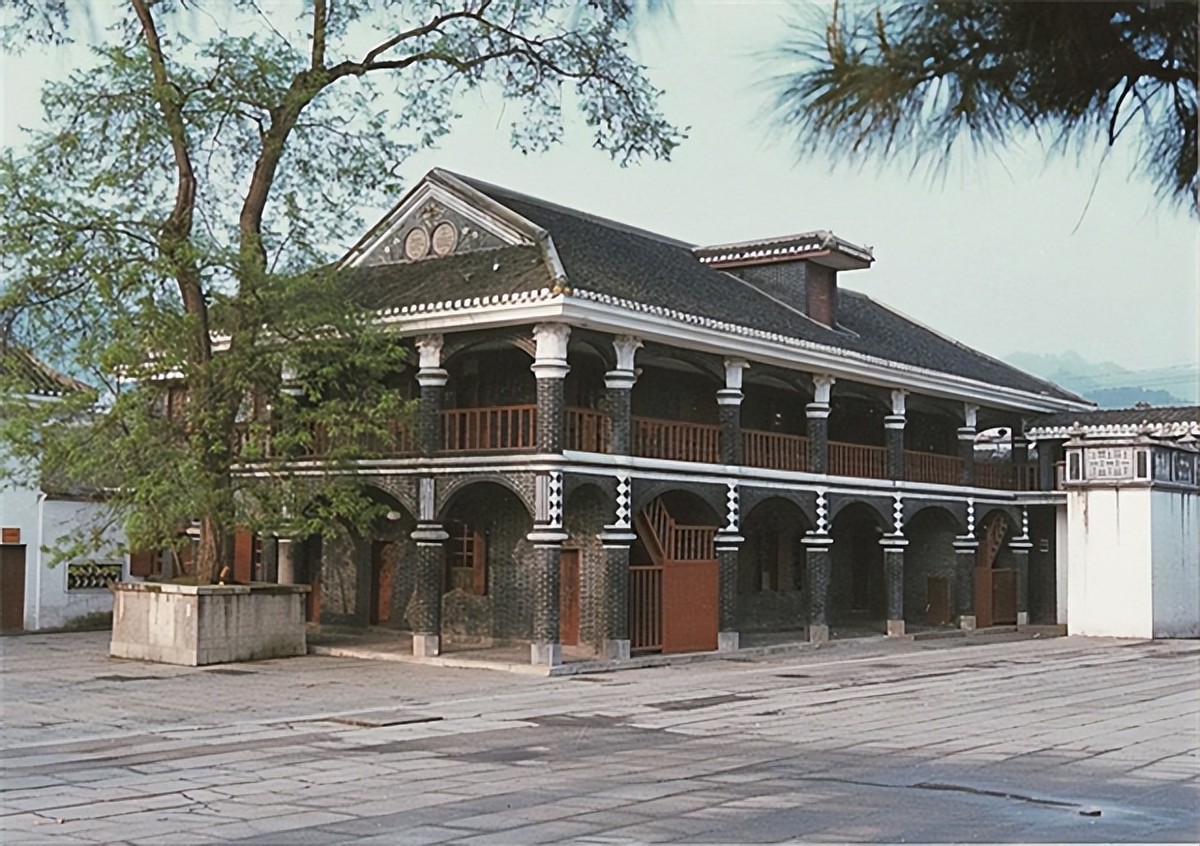 六大后、七大前实际主持中央工作的领导人是谁？