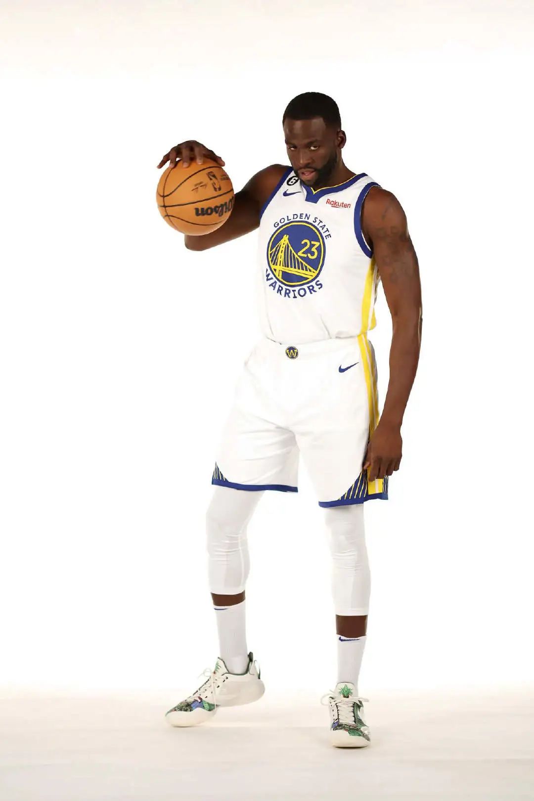 nba球鞋的牌子有哪些（NBA新赛季媒体日球鞋全盘点-眼花缭乱，惊喜不断）