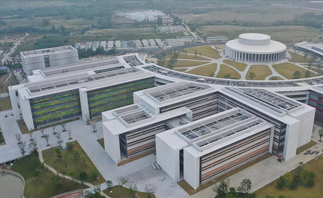 西湖大学招收本科生，高二也可报考，网友却说：民办本科罢了