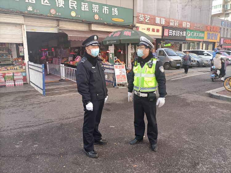 步巡+拖移+管制 | 西安交警雁塔大队整治违停再发力