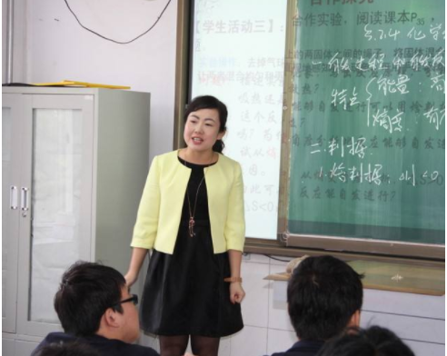 上汽大众薪酬引关注，上海教师工资条成热议焦点