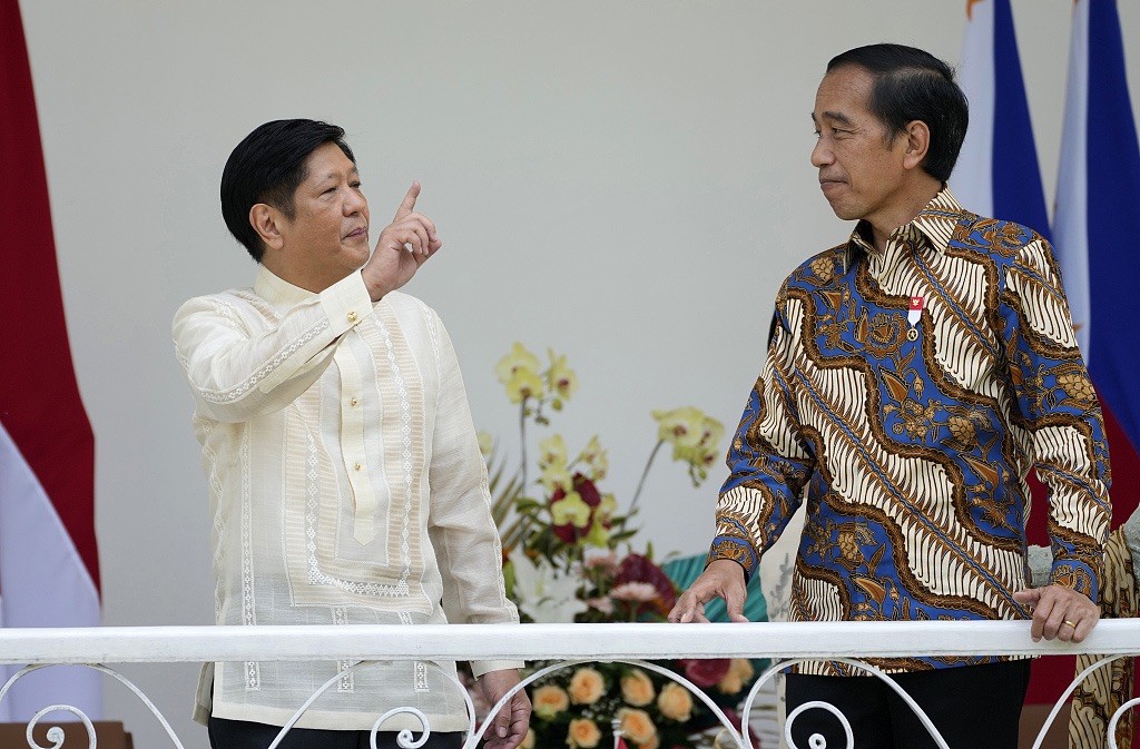 菲律宾向中国，发出谈判请求，中方有3大手段，防小马科斯掀桌