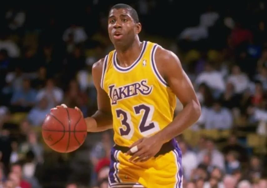 为什么nba球员越来越年轻（难以超越的经典！盘点NBA最年轻的十大纪录：年仅22岁就拿到MVP）