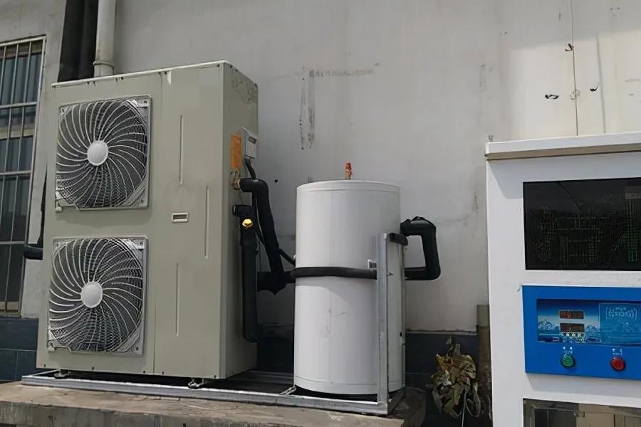 空气能热泵供暖VS燃气壁挂炉供暖，传统采暖设备是否会大变样呢？