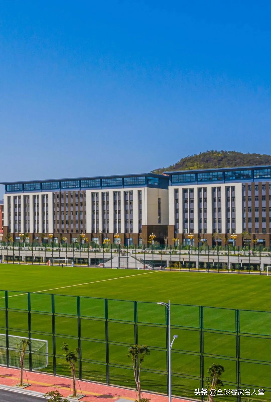 中超深圳足球场在哪里(中超赛季话球史 | 五华横陂足球小镇,打造世界