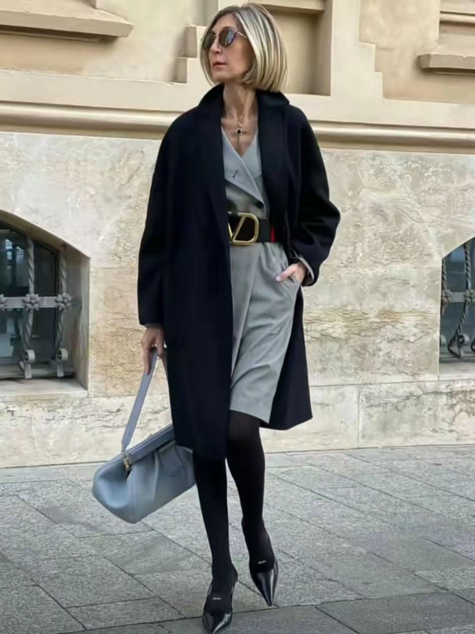 最时髦的外国奶奶，明明长相一点不出众，冬季却靠穿衣成女性典范