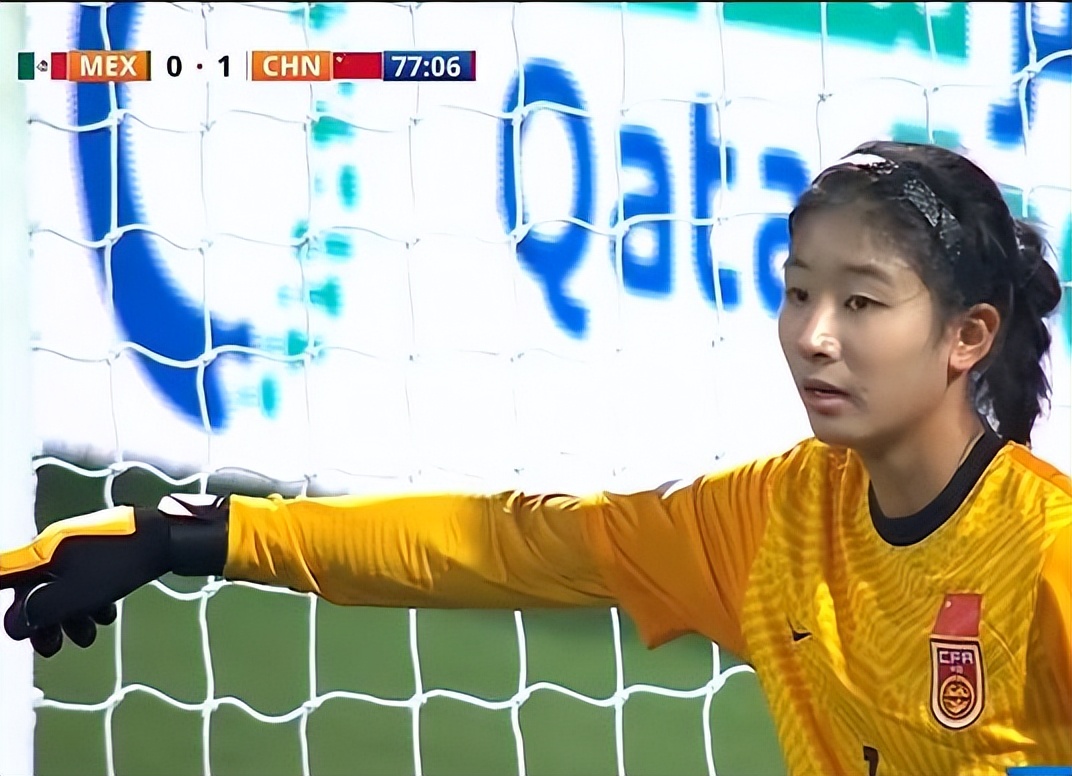 02年中国世界杯门将精彩扑救(U17世界杯，中国女足2-1开门红，90分钟进单刀，补时门将神扑救主)