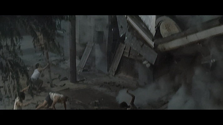 神秘的群演、张子枫的演技、冯导的卑微，成就了这部电影