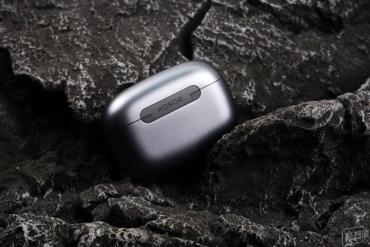 音质出众还有创新测温亮点的真无线蓝牙耳机——荣耀Earbuds 3 Pro