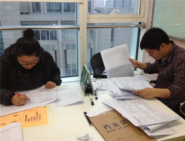 高考为什么用“2B铅笔”涂卡？看到电脑呈现试卷后：原来如此