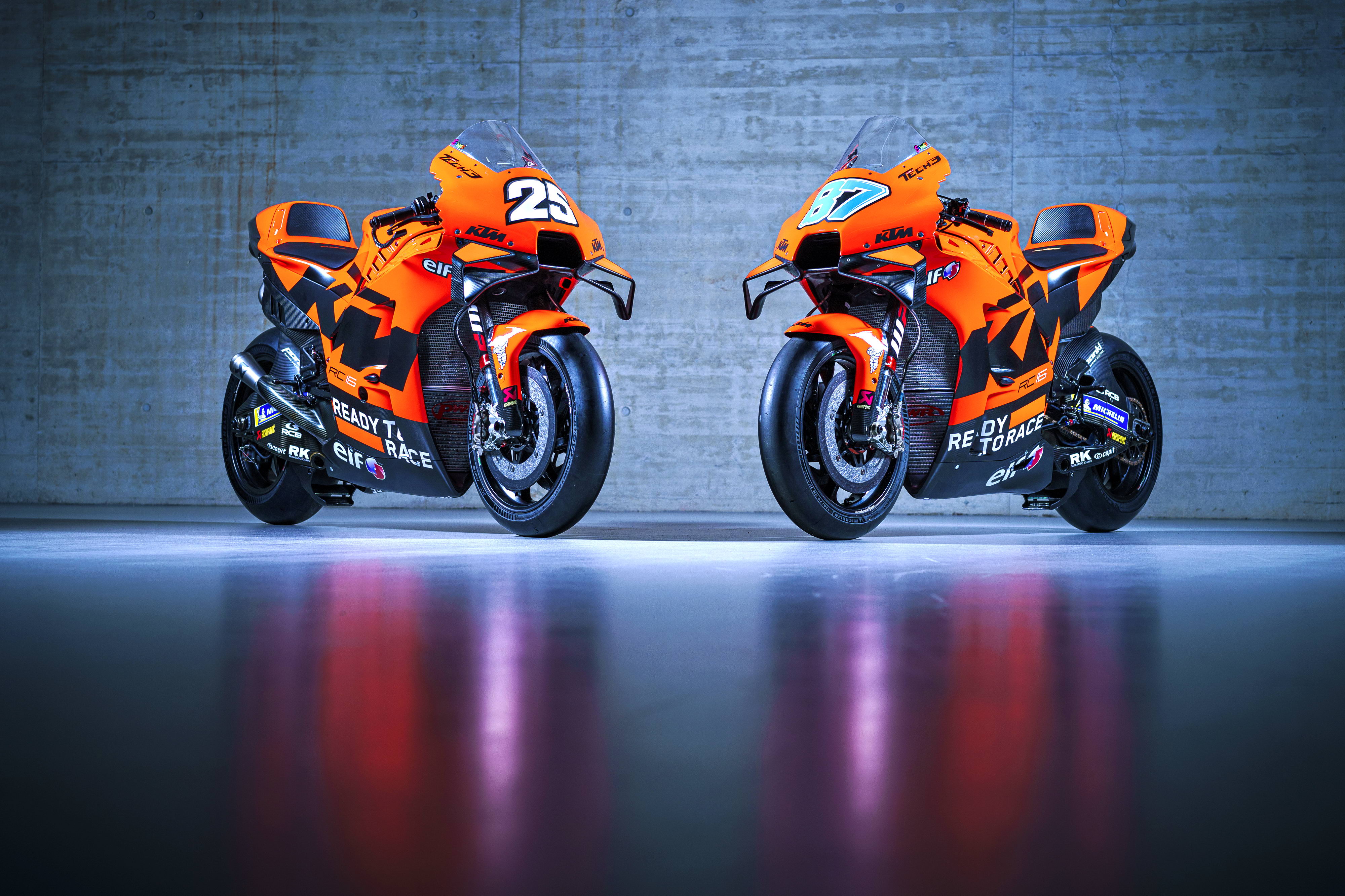 25号赛车手(MotoGP 2022：KTM MotoGP Tech3 车队的 RC16)