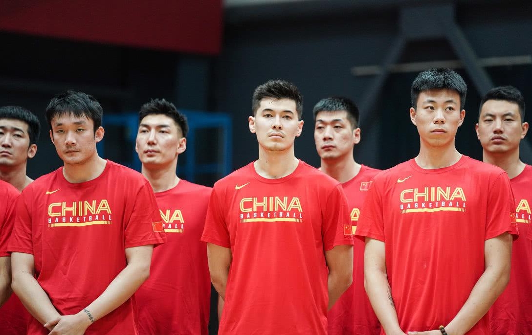 中国男篮世预赛12人大名单猜想,大前锋是硬伤)