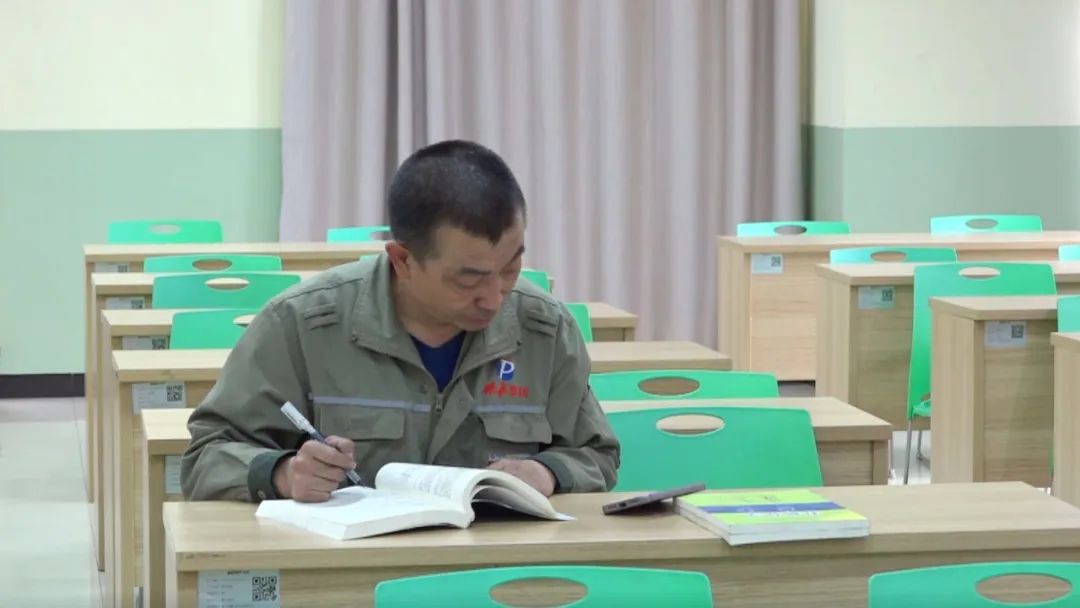 高龄大学生的“逆袭之路”|对话山西不朽情缘集团白清龙