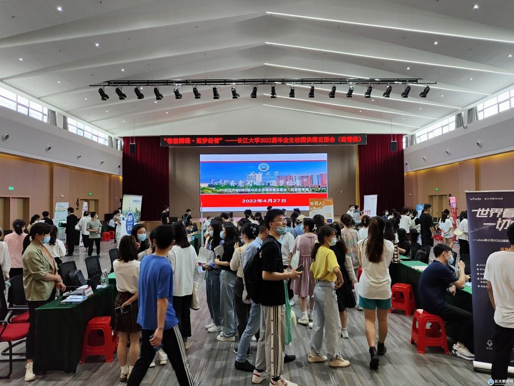 平均薪资8000，最高12000！湖北这所大学毕业生火了，来自同专业